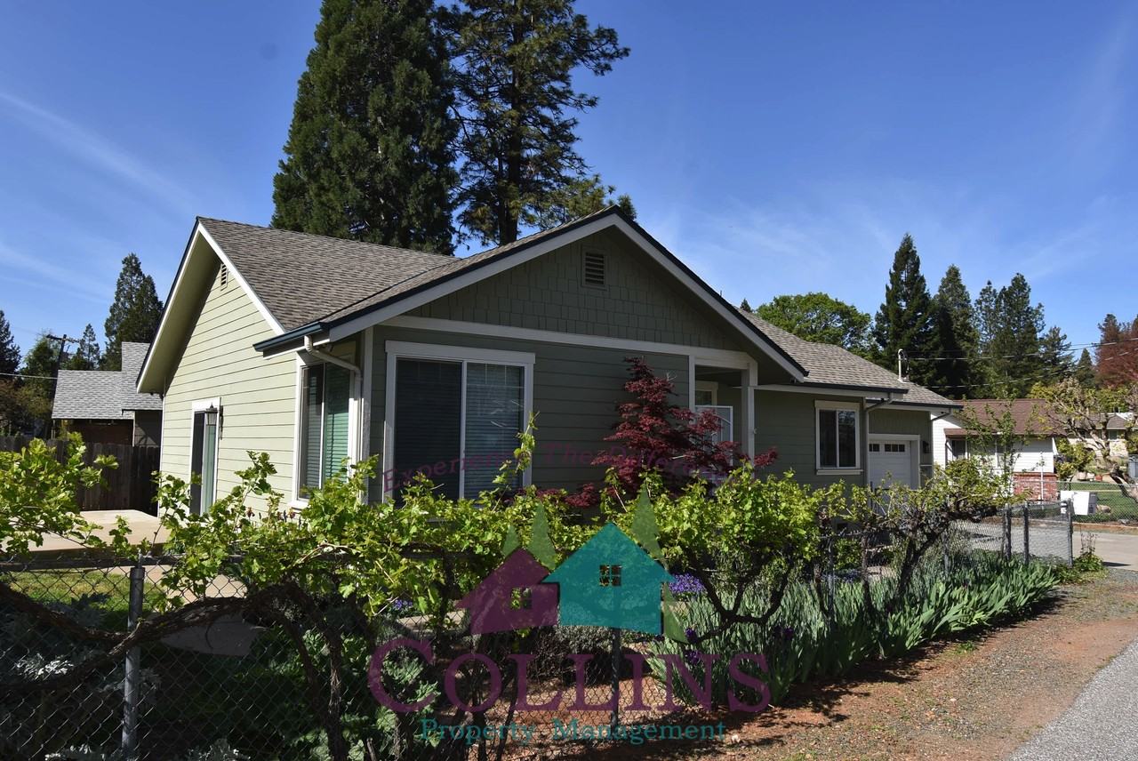 519 Saint Patricks Dr #1 - Photo 3 of 26