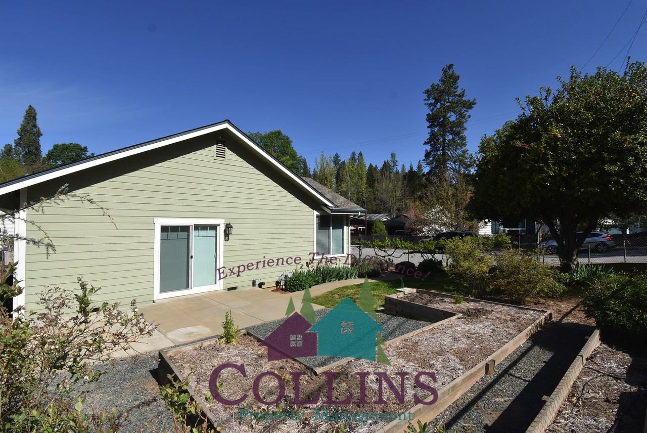 519 Saint Patricks Dr #1 - Photo 5 of 26