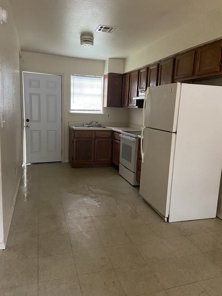 201 Randal Street - BApt C #B - Photo 2 of 5