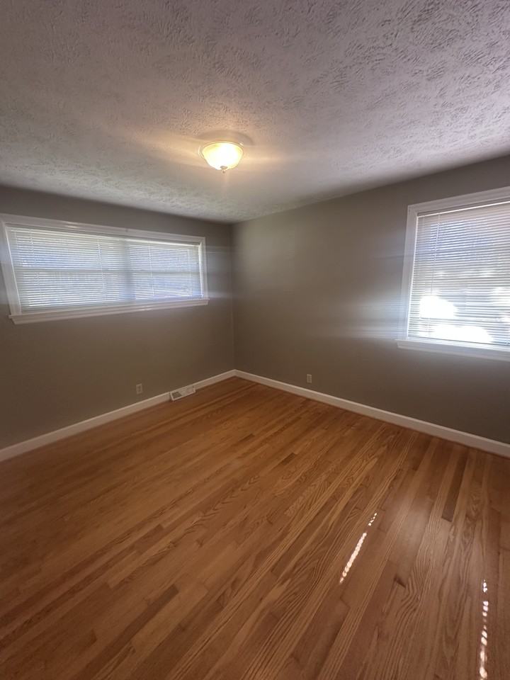 150 Bernard Ct #1 - Photo 6 of 11