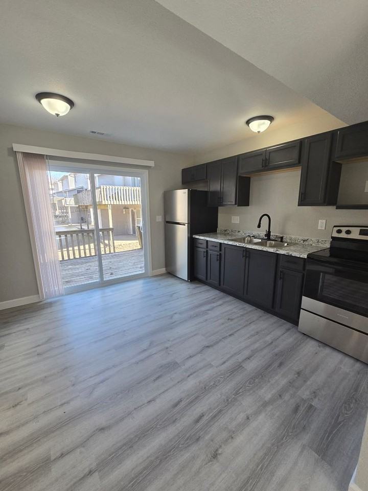 4205 Sunset Dr #3 - Photo 5 of 17