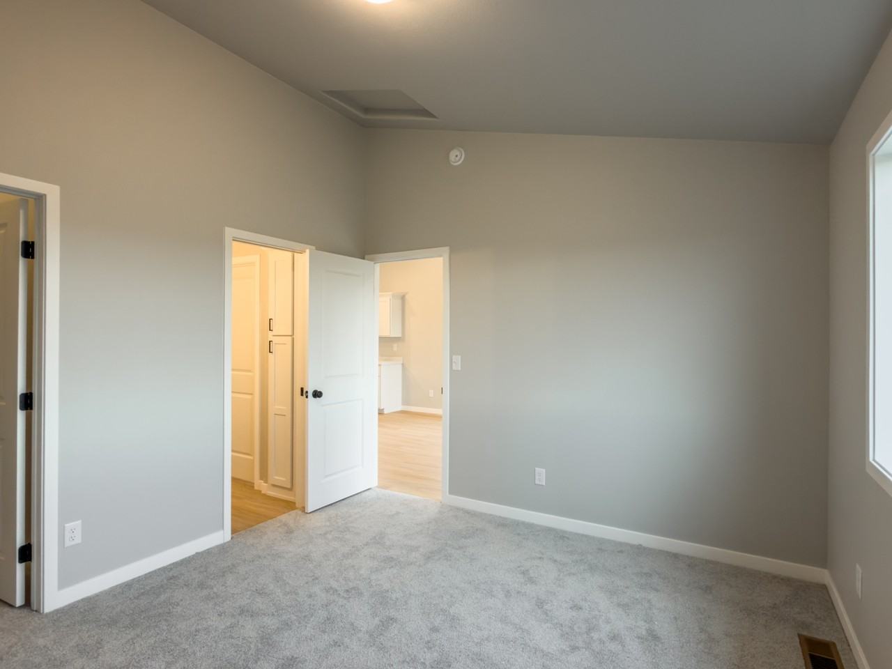 3719 33rd St S #1 - Photo 4 of 10