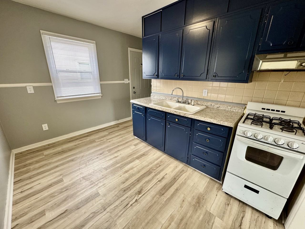 1216 S Purdum St #1 - Photo 6 of 9