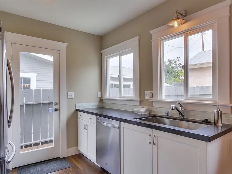 4004 Arizona St #4004 - Photo 6 of 24