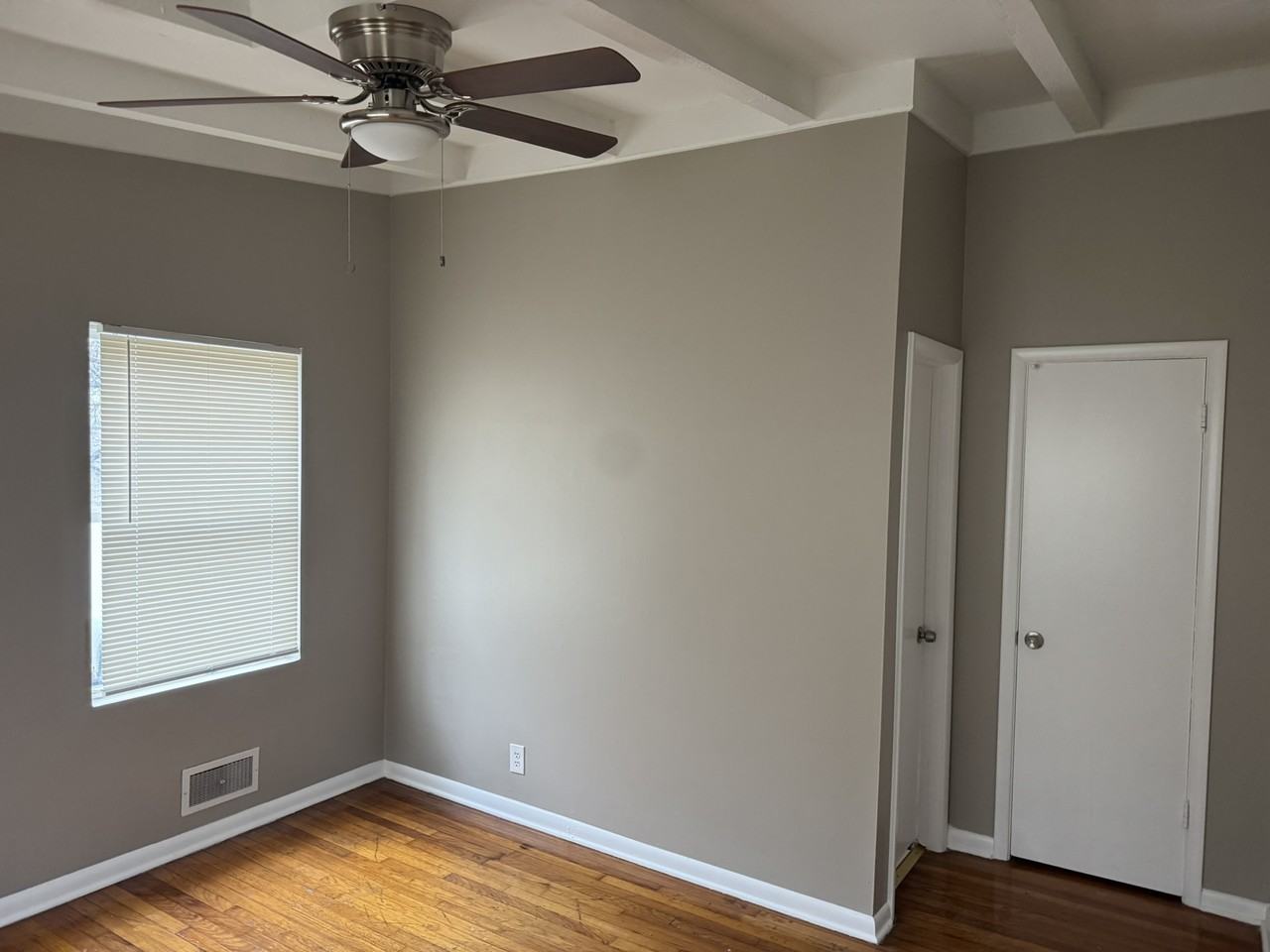 1531 W College Ter #1531 - Photo 2 of 8