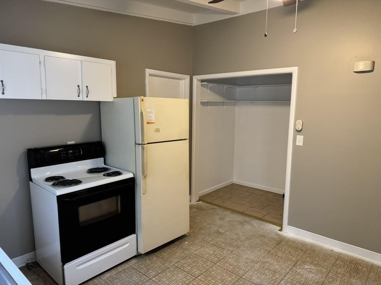 1531 W College Ter #1531 - Photo 7 of 8