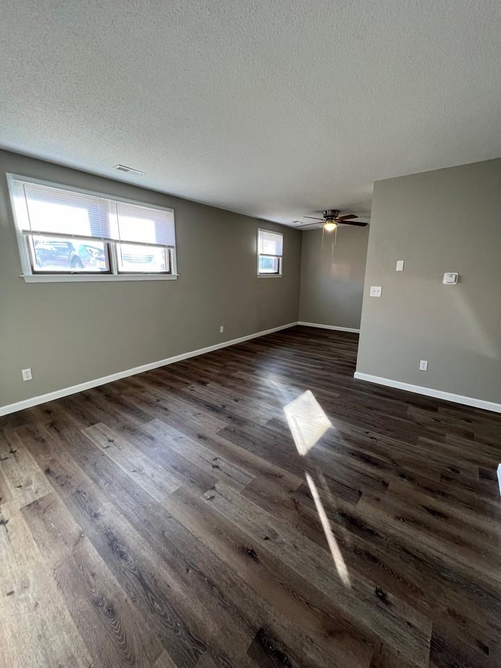 308 S Mulberry St #C - Photo 2 of 11