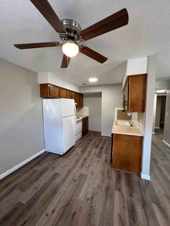 308 S Mulberry St #C - Photo 6 of 11