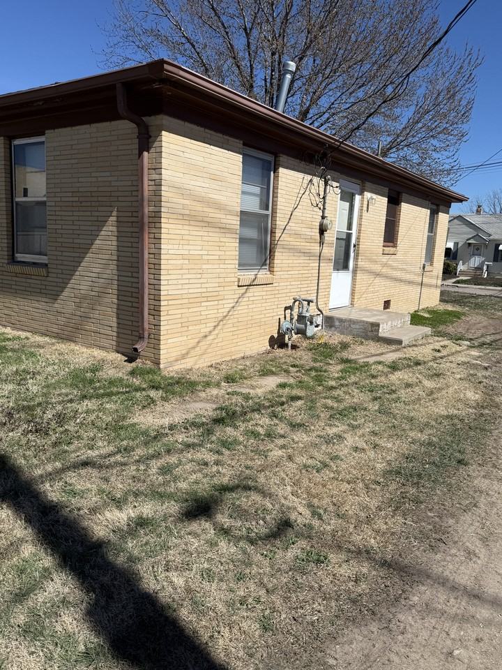 615 N Elm St #1 - Photo 2 of 14