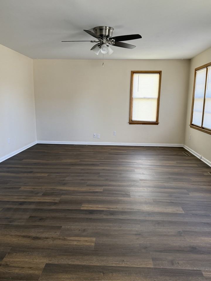 615 N Elm St #1 - Photo 4 of 14