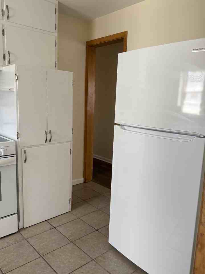 615 N Elm St #1 - Photo 6 of 14