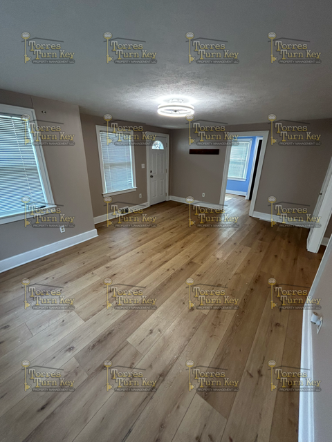 455 Peart Ave #1 - Photo 2 of 8