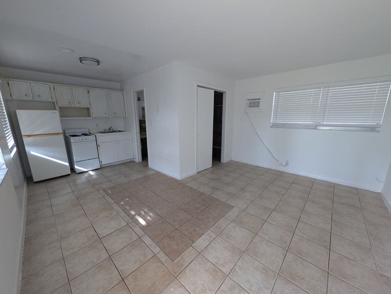 140-240 NW 40th St - Photo 3 of 17