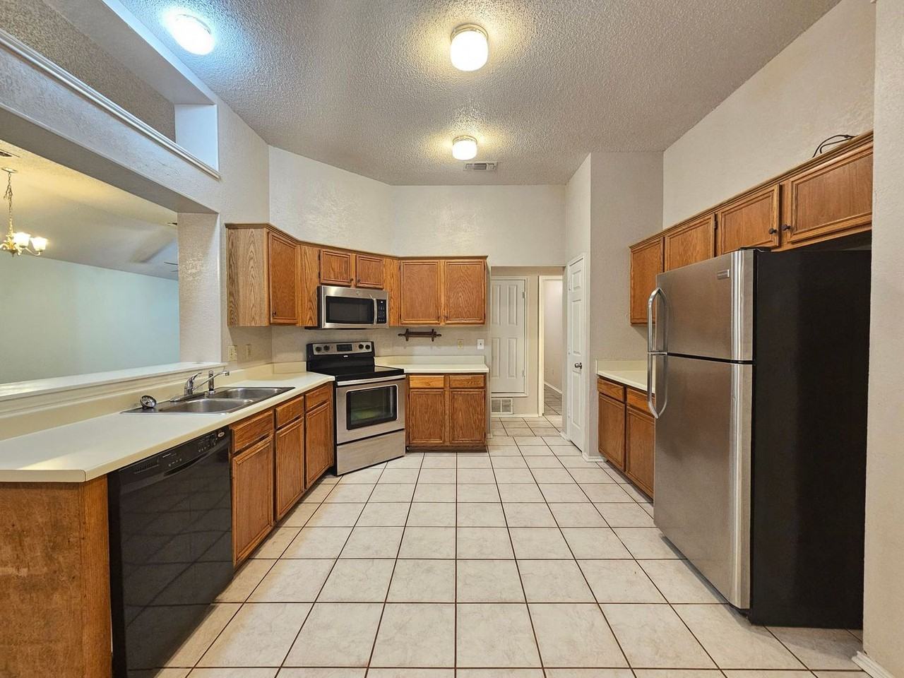 209 Tomahawk Dr - Photo 3 of 26