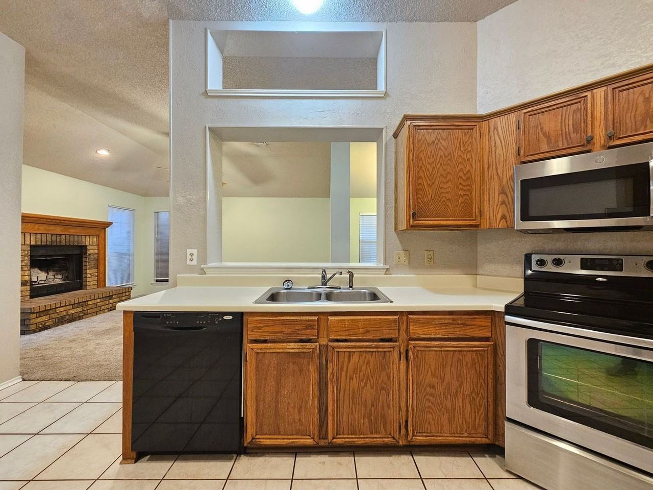 209 Tomahawk Dr - Photo 4 of 26