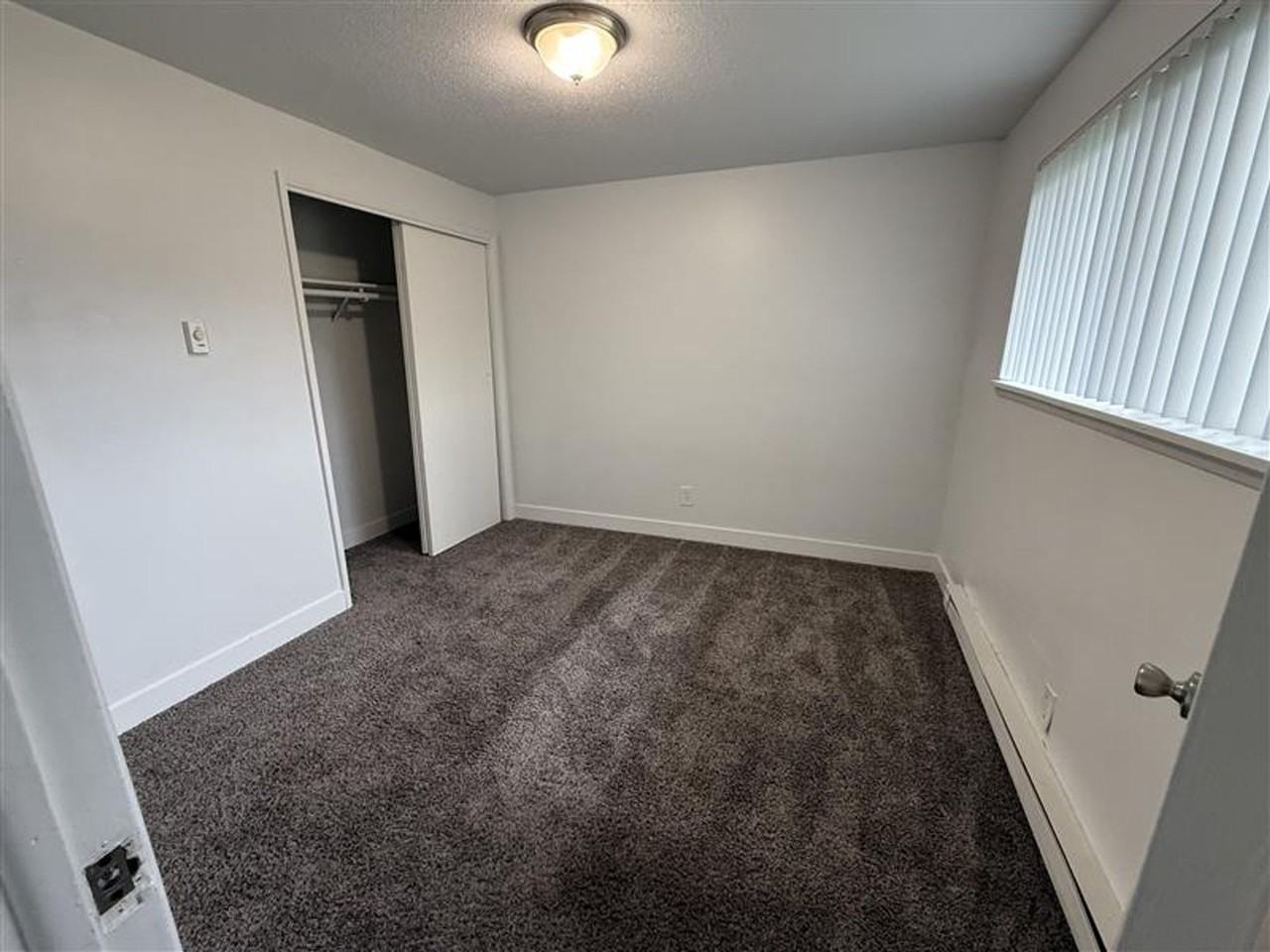 View at the Lake II: New Management + Leasing Specials! Pool, Balcony, Laundry on Site - Photo 3 of 4