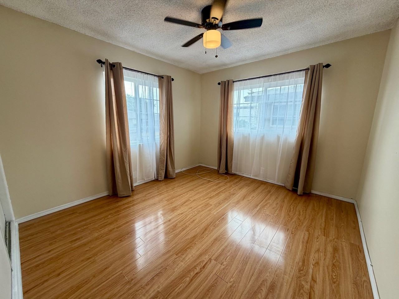 118 South Chester AvenueUnit 17 #11817 - Photo 3 of 10