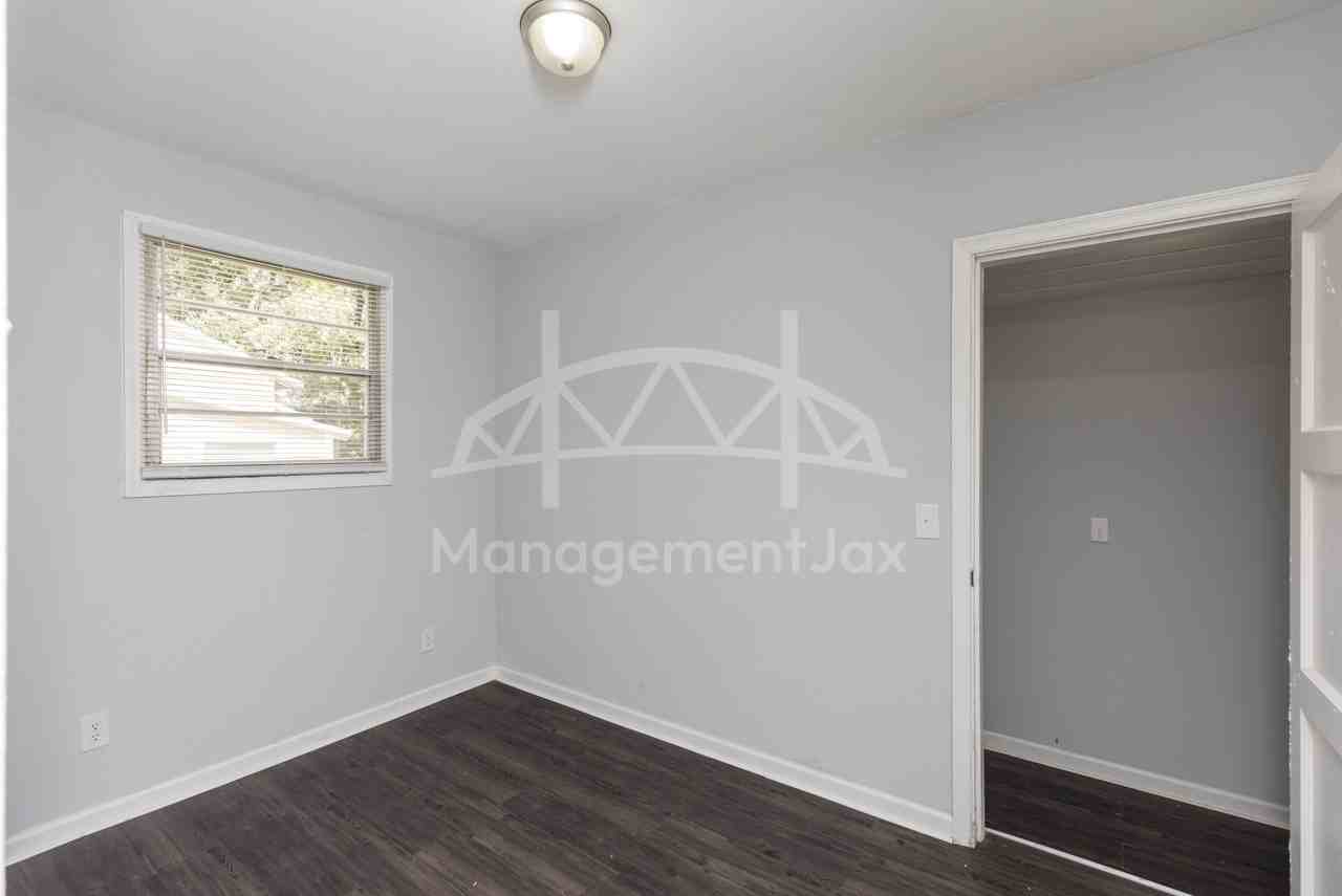 2325 Westbrook Cir N #1 - Photo 5 of 13