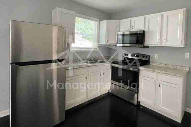 2325 Westbrook Cir N #1 - Photo 6 of 13