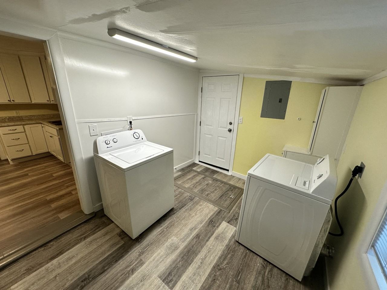 1105 3rd St #1105 - Photo 5 of 7