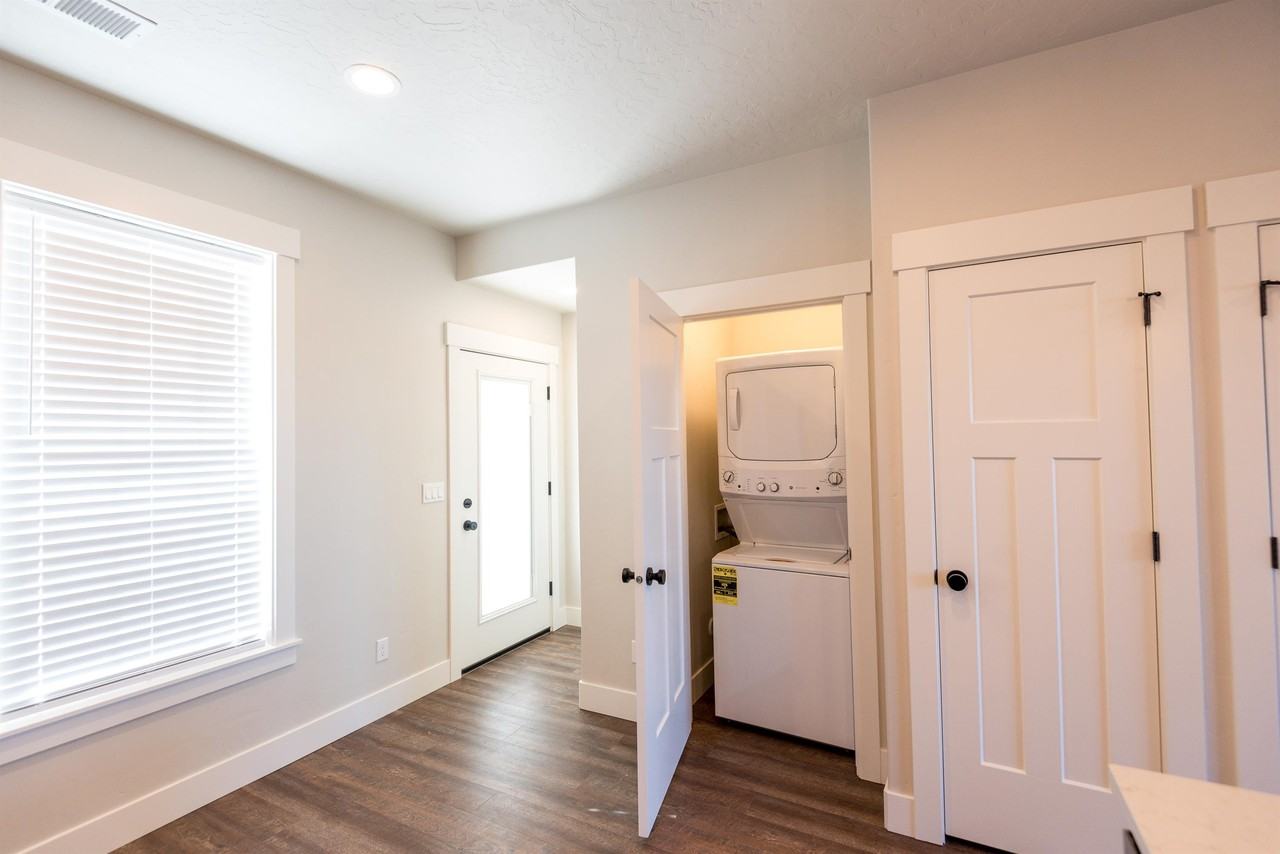 240 Stonegate Ln #242 - Photo 3 of 13