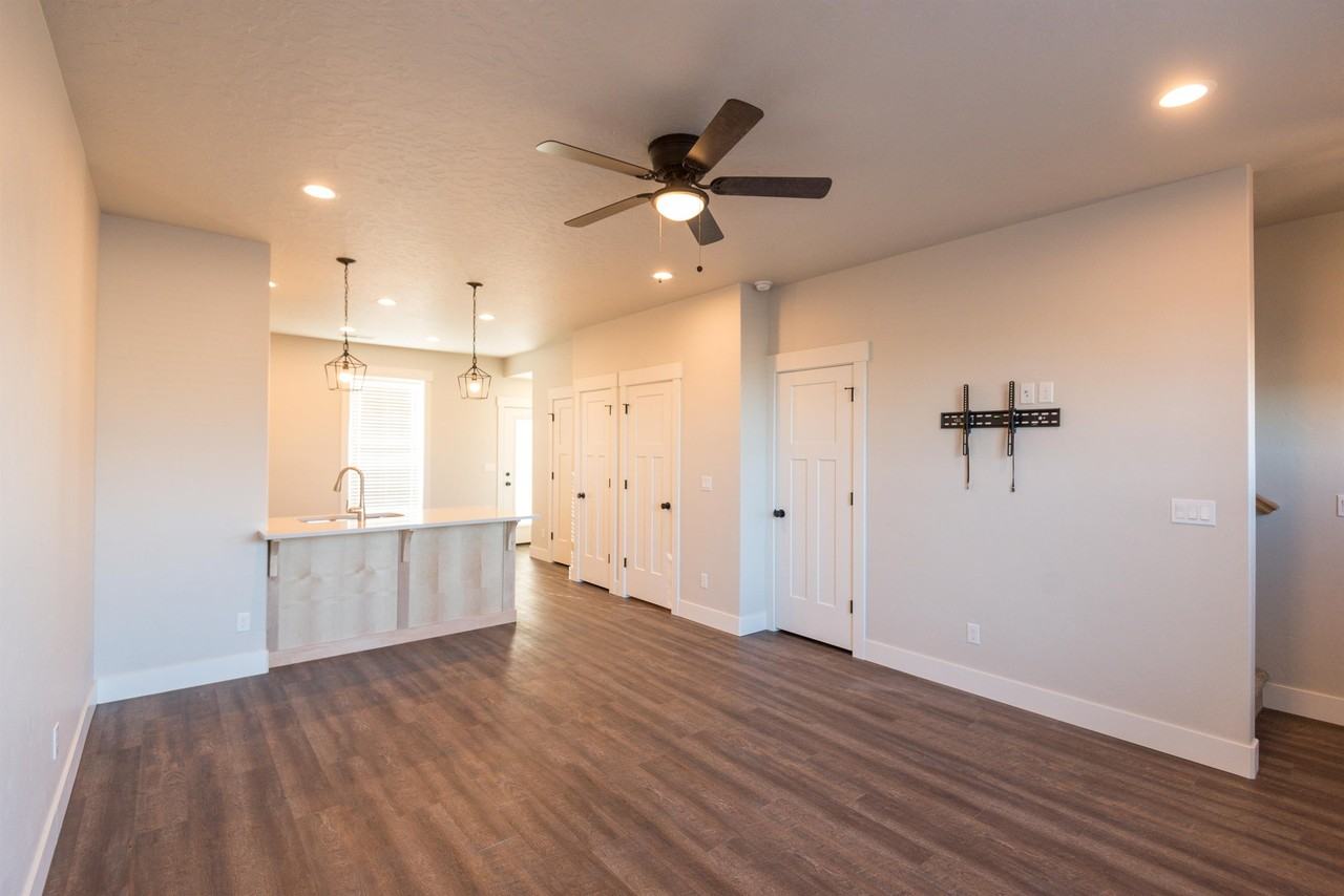 240 Stonegate Ln #242 - Photo 7 of 13