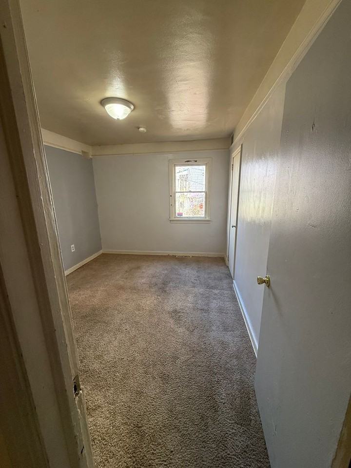 1360 Pennsylvania Avenue - Photo 4 of 9