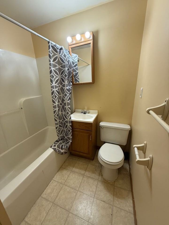 1360 Pennsylvania Avenue - Photo 6 of 9