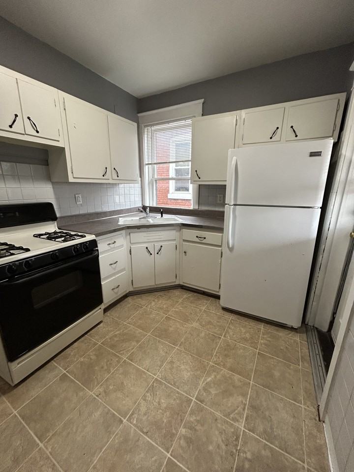 301 11th St 2nd Fl #2ndFL - Photo 4 of 8