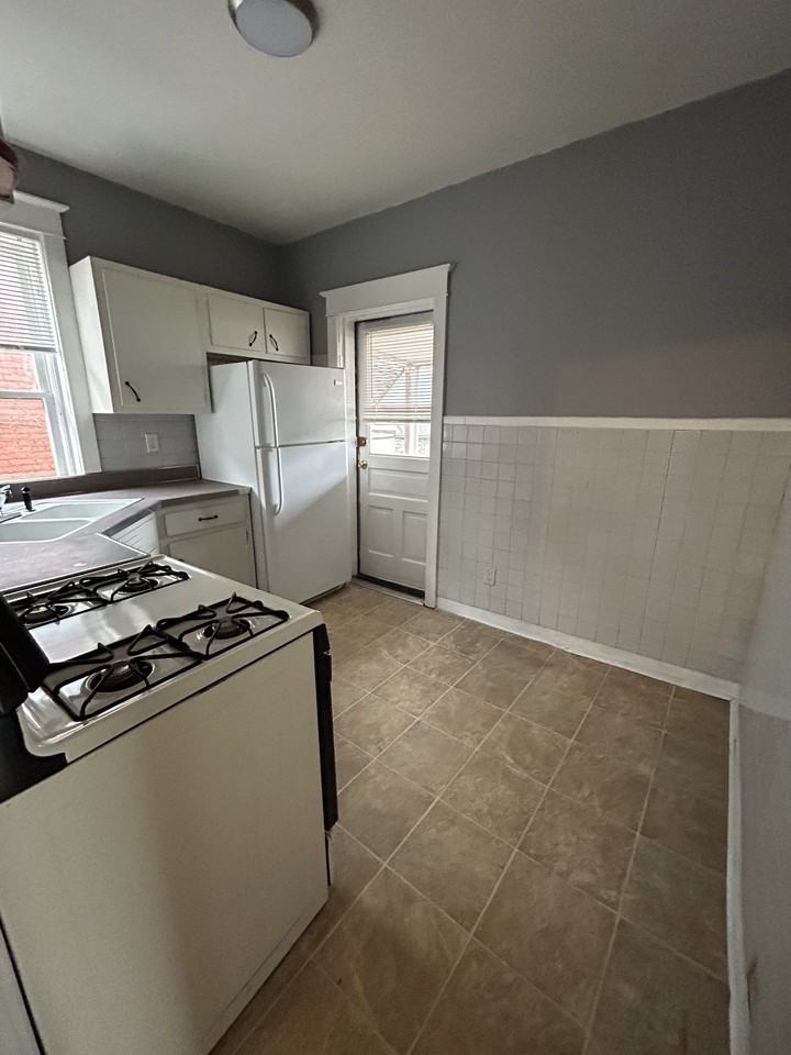 301 11th St 2nd Fl #2ndFL - Photo 5 of 8