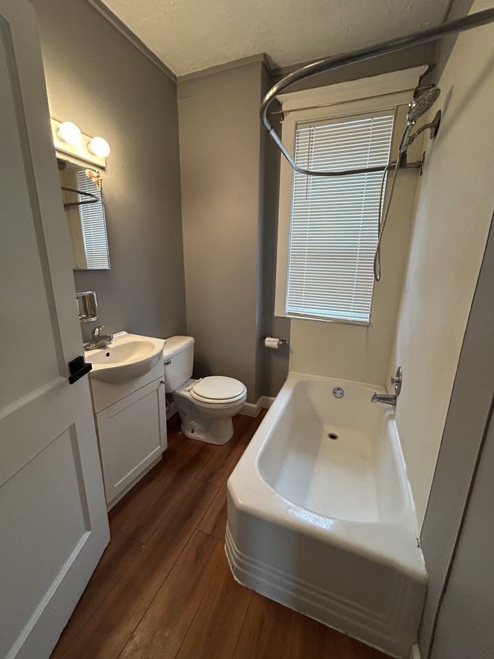 301 11th St 2nd Fl #2ndFL - Photo 6 of 8