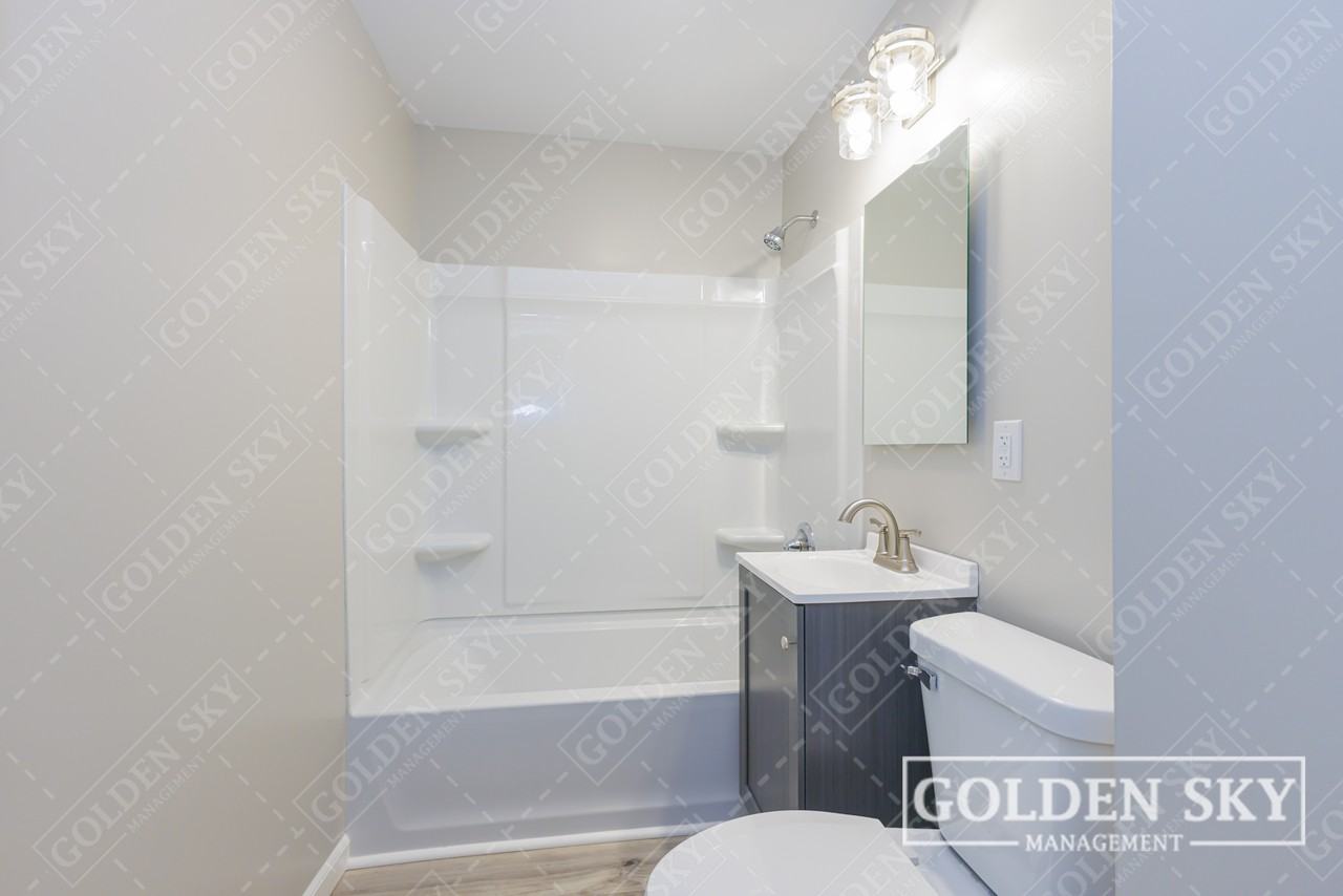 2312 S Pershing Dr #1 - Photo 4 of 12