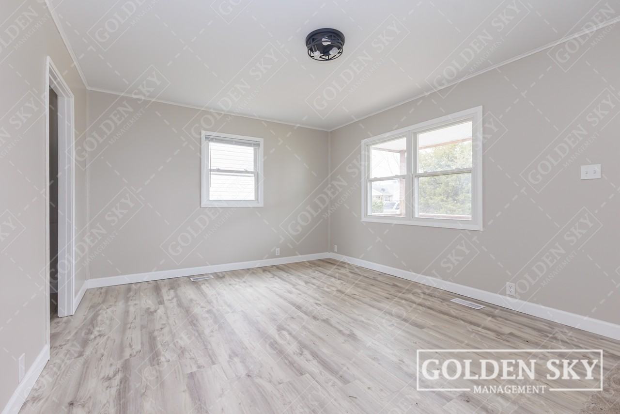 2312 S Pershing Dr #1 - Photo 5 of 12