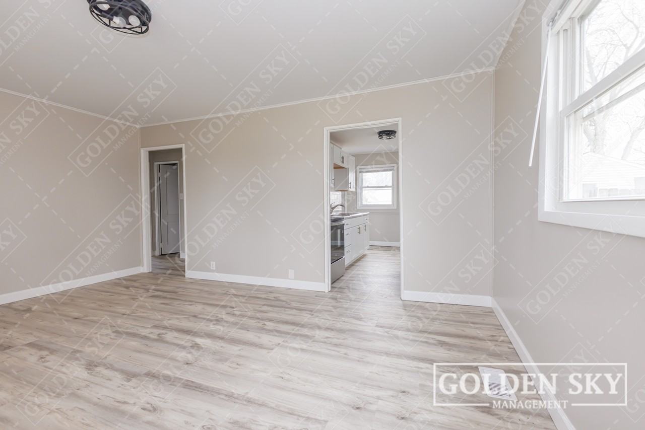 2312 S Pershing Dr #1 - Photo 6 of 12