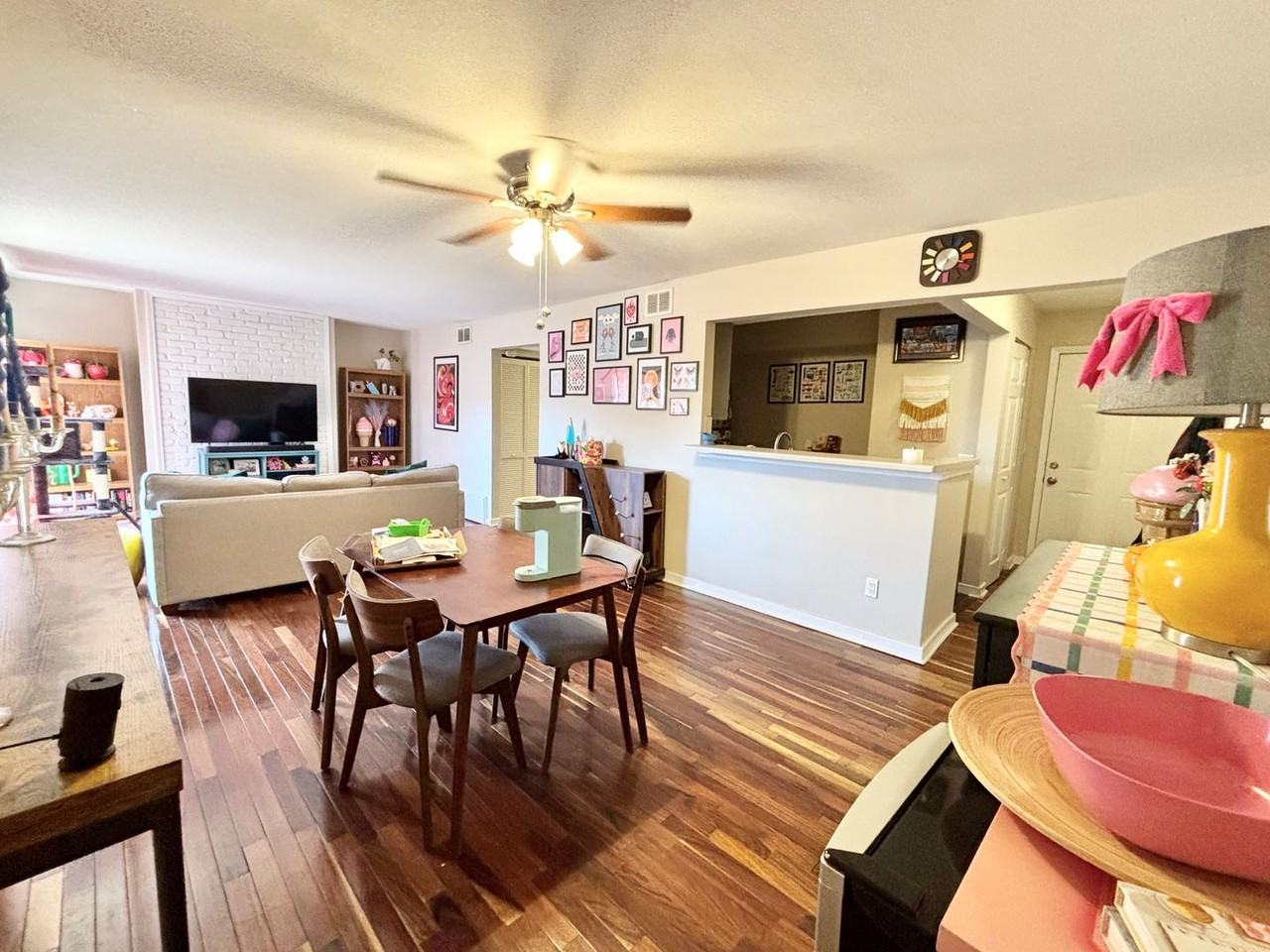 Warwick Gardens - Photo 6 of 18