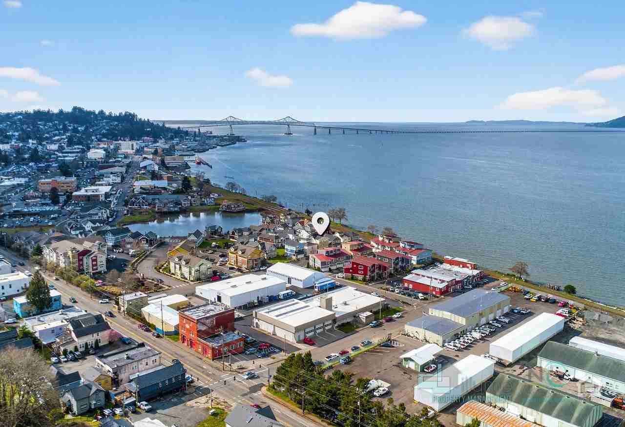 255 29th St - Photo 6 of 17