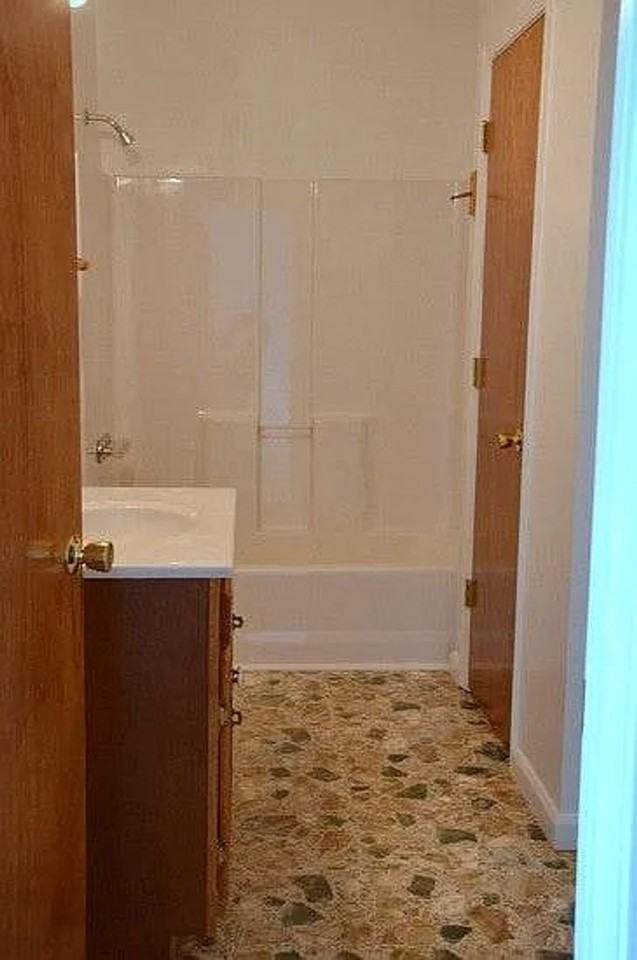 101 E. Harrison Apt. 12 - Photo 2 of 7