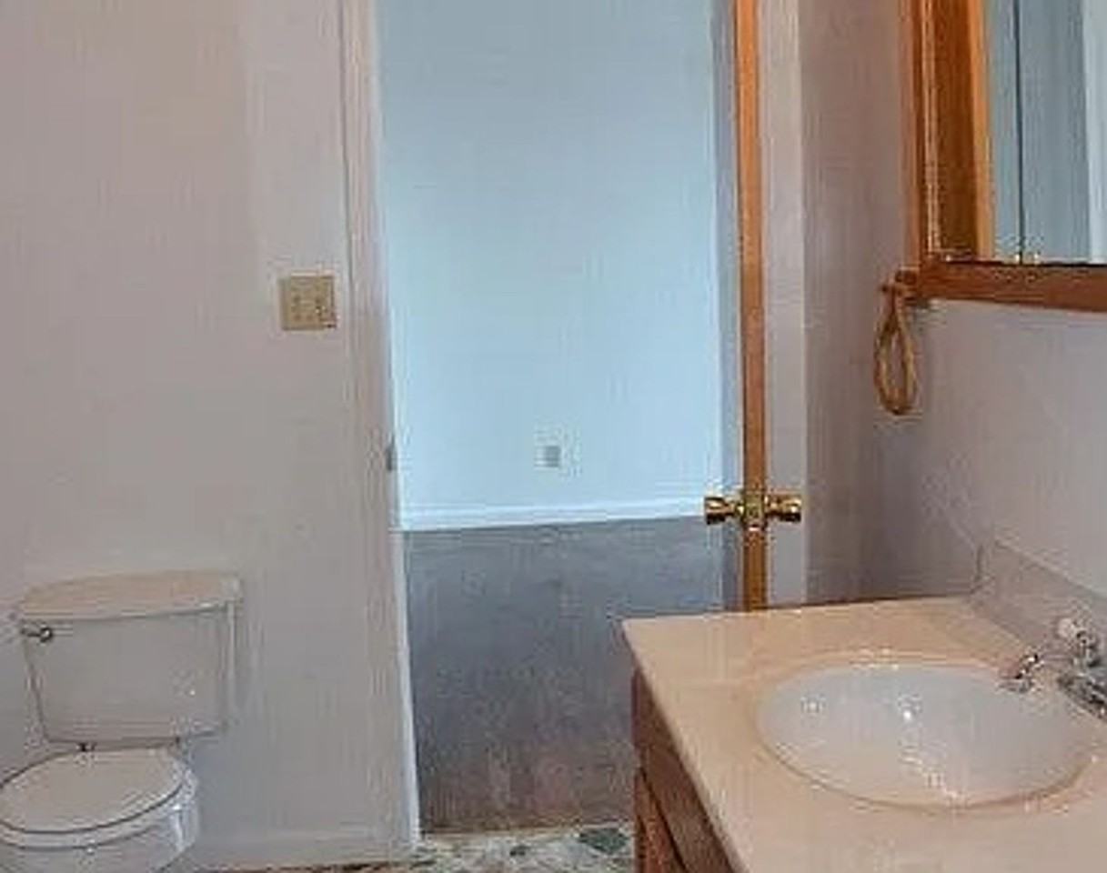 101 E. Harrison Apt. 12 - Photo 3 of 7