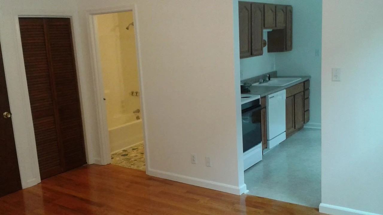 101 E. Harrison Apt. 12 - Photo 7 of 7