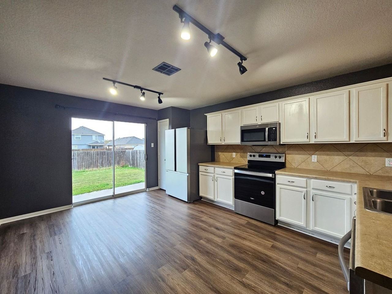 601 Perseus - Photo 2 of 30