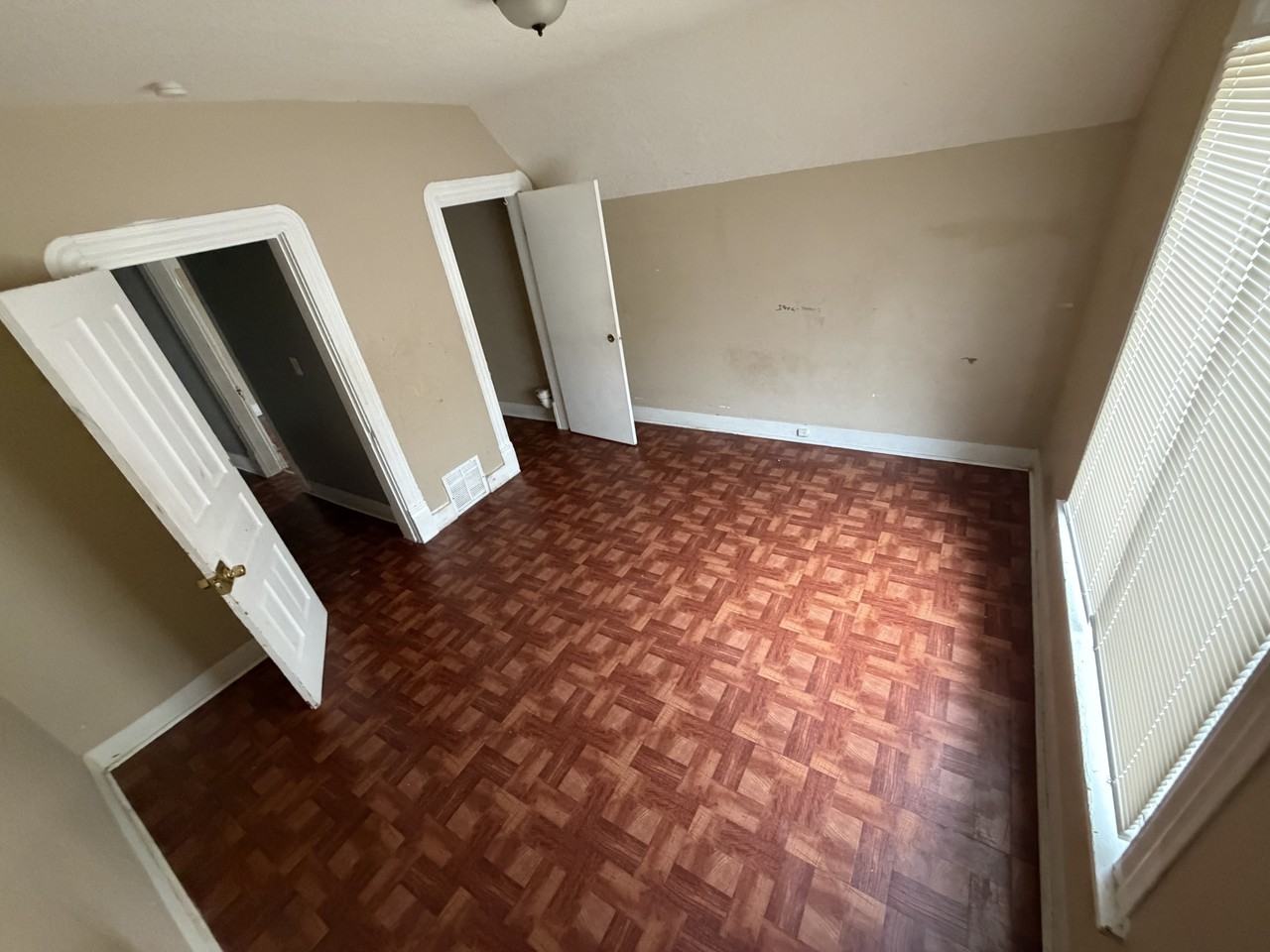 2647 Fremont Ave N #0 - Photo 2 of 7