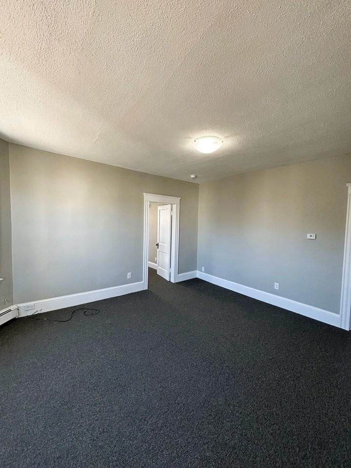 124 Burnside Ave #3L - Photo 2 of 28