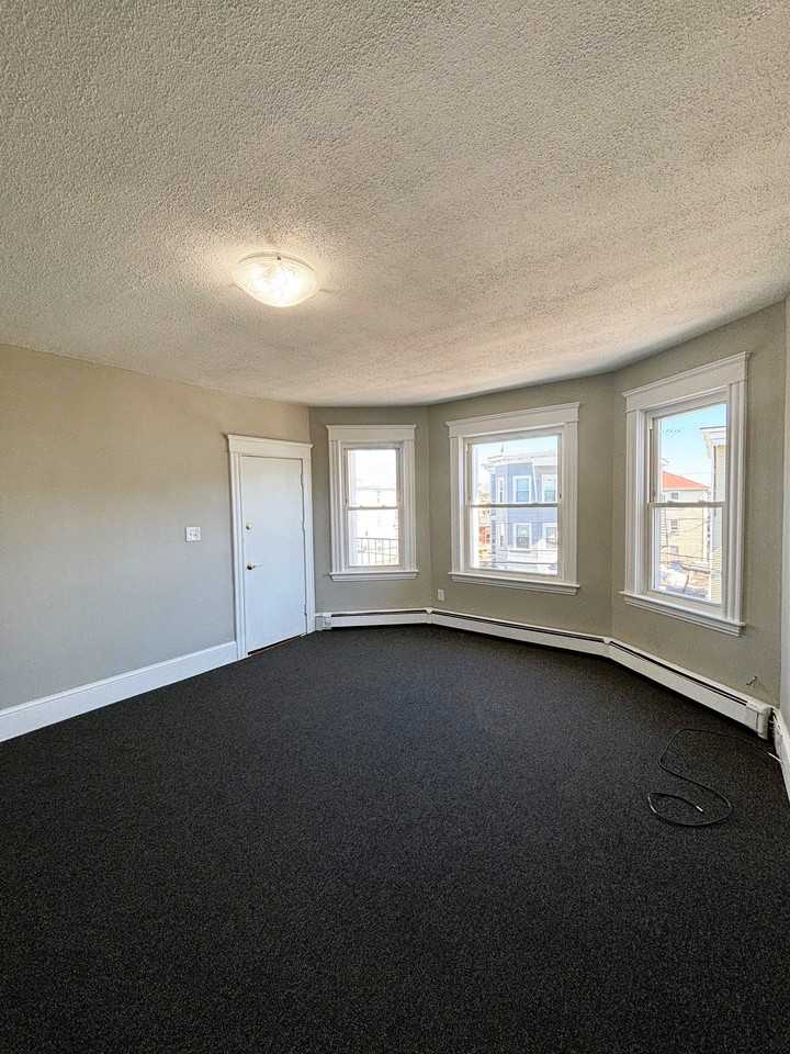 124 Burnside Ave #3L - Photo 3 of 28