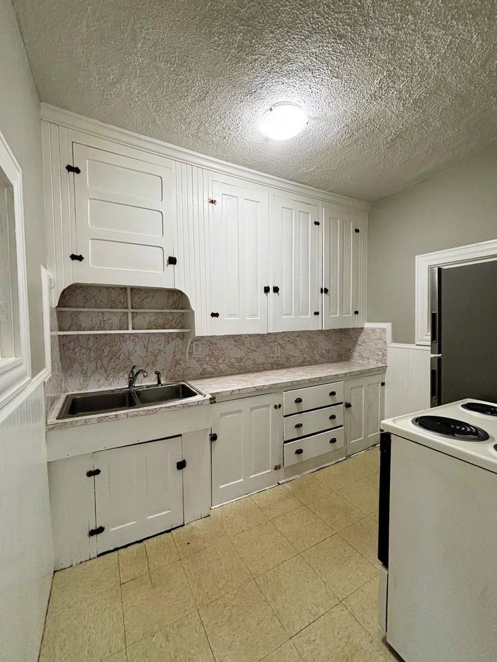 124 Burnside Ave #3L - Photo 7 of 28