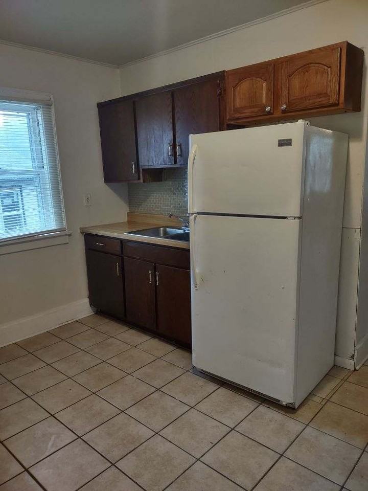 638 N Winnebago St #1 - Photo 7 of 8