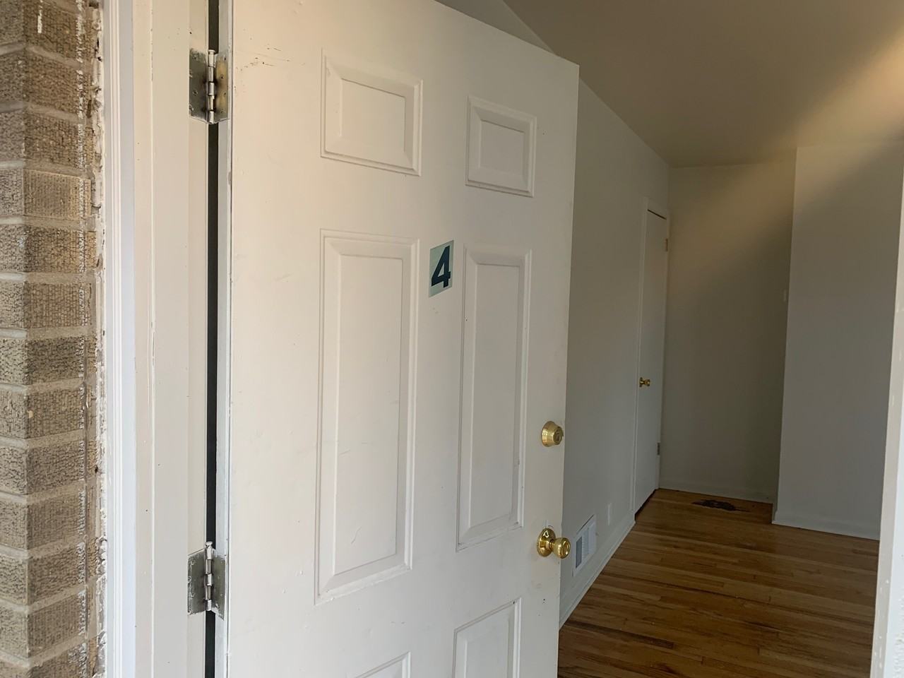 1009 Garfield Ave #4 - Photo 3 of 10