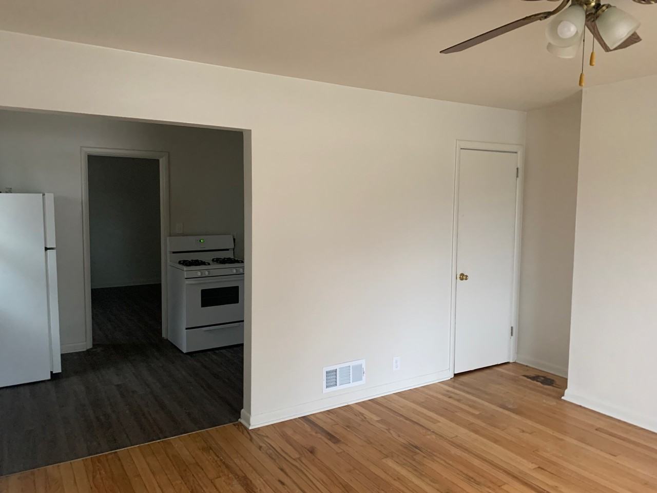 1009 Garfield Ave #4 - Photo 4 of 10