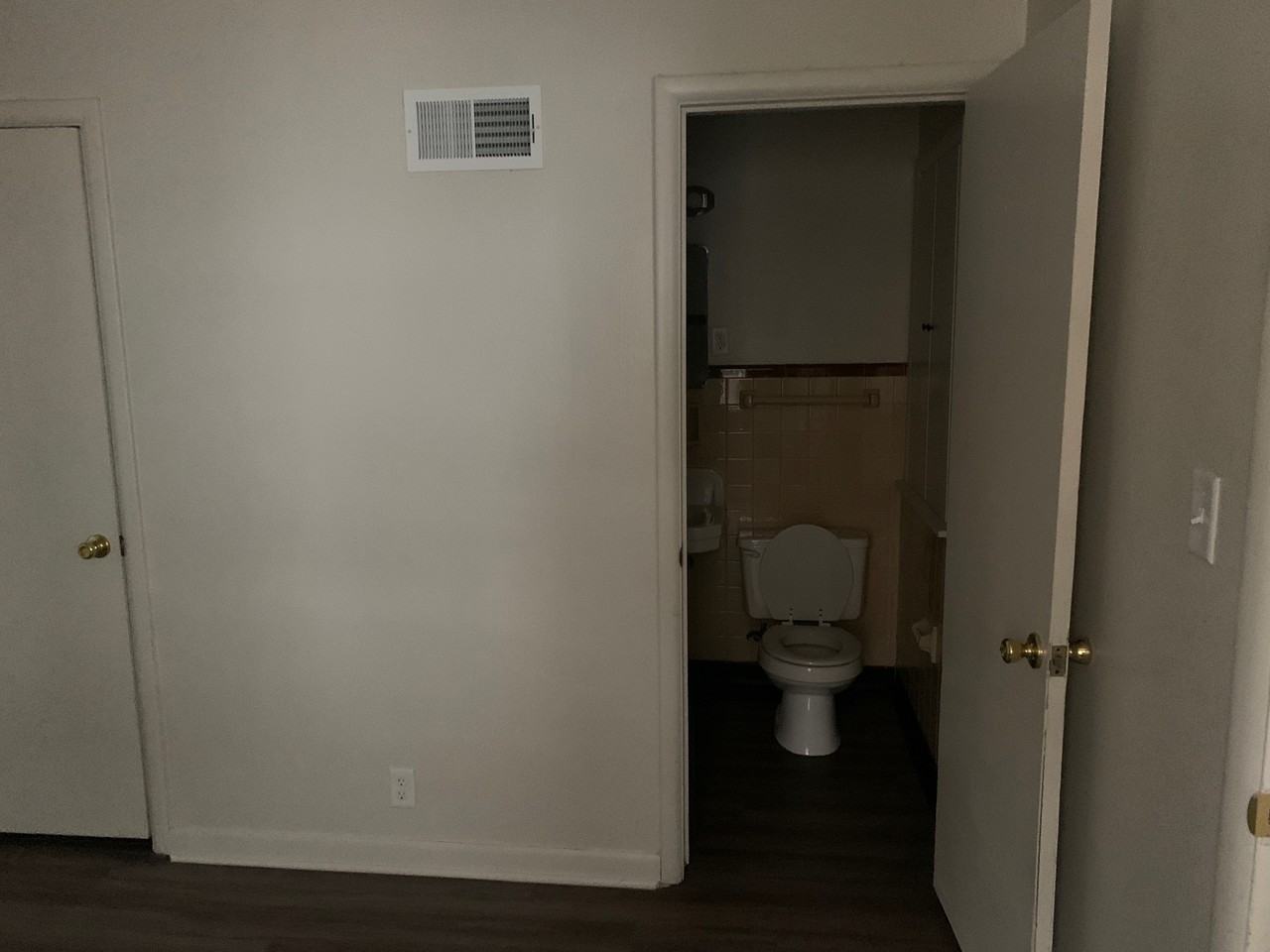 1009 Garfield Ave #4 - Photo 6 of 10