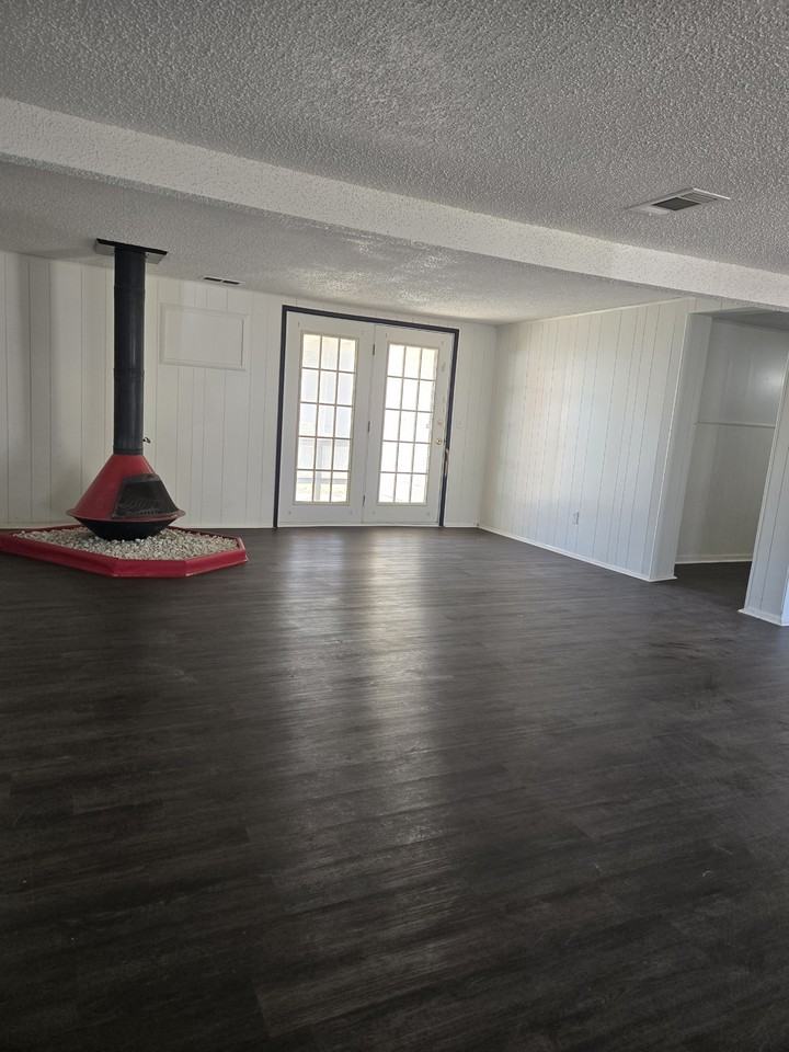 714 North Avenue C - 1 #1 - Photo 2 of 8