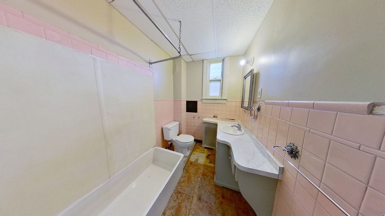 983 E Philadelphia St - Photo 6 of 8